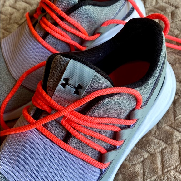 Under Armour Women's UA Charged Breathe Lace Sportstyle Shoes Size 7.5 - Picture 5 of 5
